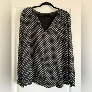 Black and White Patterned V-Neck Blouse